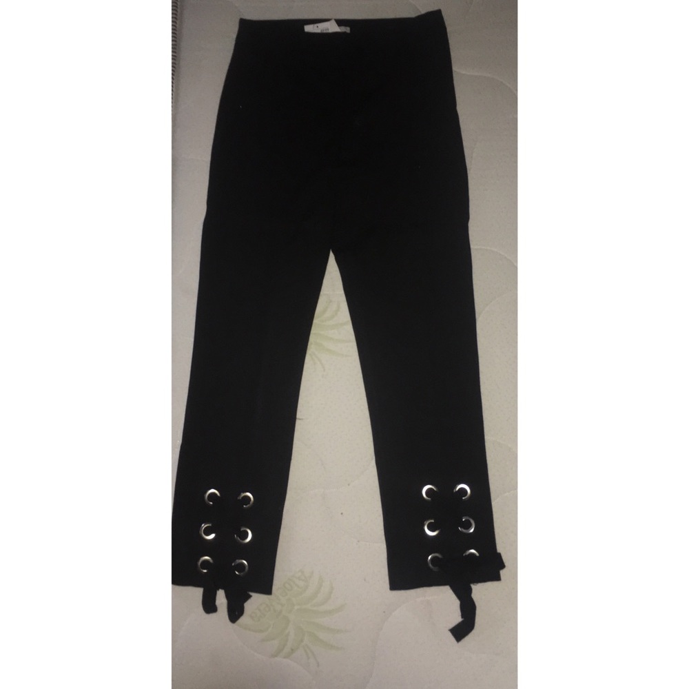 🌸1 HOUR SALE🌸 CRISS CROSS H&M PANTS